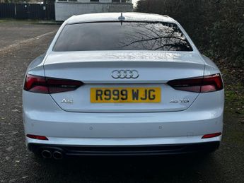 AUDI A5 2.0 TDI 40 Black Edition