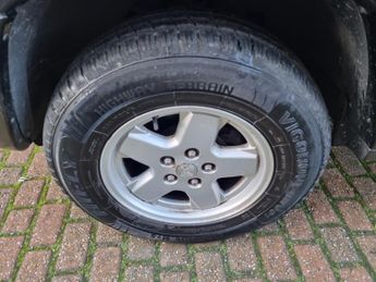 JEEP CHEROKEE 2.8 TD Sport