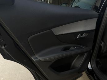 PEUGEOT 3008 2.0 BlueHDi GT