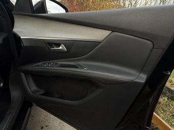 PEUGEOT 3008 2.0 BlueHDi GT