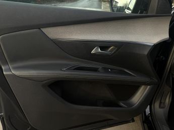 PEUGEOT 3008 2.0 BlueHDi GT