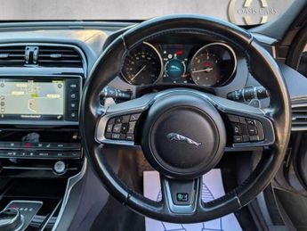 JAGUAR XE 2.0d R-Sport Auto AWD Euro 6 (s/s) 4dr