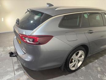 VAUXHALL INSIGNIA 2.0 Turbo D BlueInjection SRi Nav Sports Tourer Euro 6 (s/s) 5dr