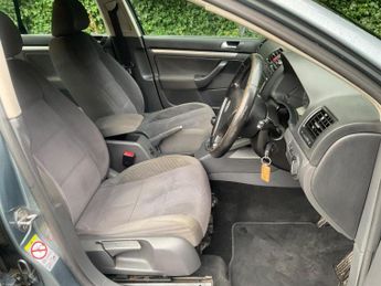 VOLKSWAGEN JETTA 2.0 TDI SE Euro 4 4dr