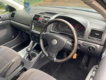VOLKSWAGEN JETTA 2.0 TDI SE Euro 4 4dr