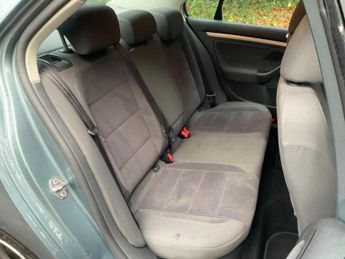 VOLKSWAGEN JETTA 2.0 TDI SE Euro 4 4dr