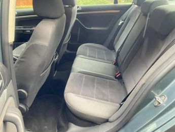 VOLKSWAGEN JETTA 2.0 TDI SE Euro 4 4dr