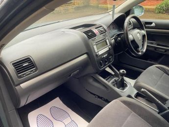 VOLKSWAGEN JETTA 2.0 TDI SE Euro 4 4dr