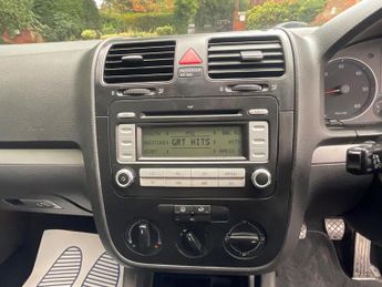 VOLKSWAGEN JETTA 2.0 TDI SE Euro 4 4dr