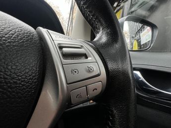 NISSAN NAVARA 2.3 dCi Tekna