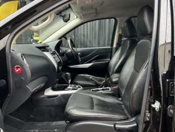 NISSAN NAVARA 2.3 dCi Tekna
