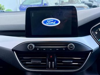 FORD FOCUS 1.0 T EcoBoost Zetec