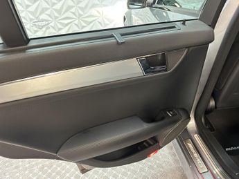 MERCEDES-BENZ C CLASS 6.3 C63 V8 AMG