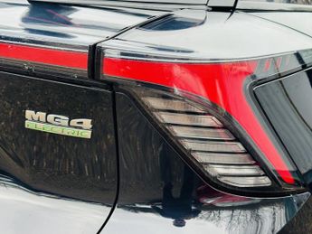 MG MG4 64kWh Trophy Long Range