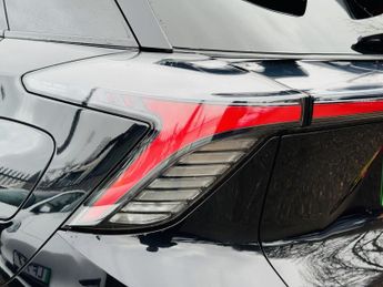 MG MG4 64kWh Trophy Long Range