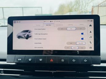 MG MG4 64kWh Trophy Long Range