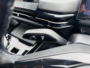 MG MG4 64kWh Trophy Long Range