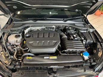 VOLKSWAGEN GOLF 2.0 TSI GTI