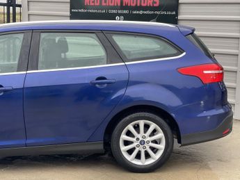 FORD FOCUS 1.6 Titanium
