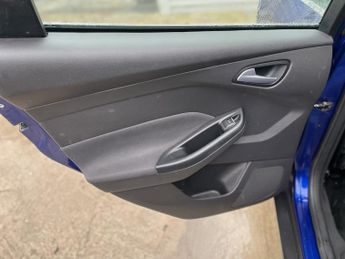 FORD FOCUS 1.6 Titanium