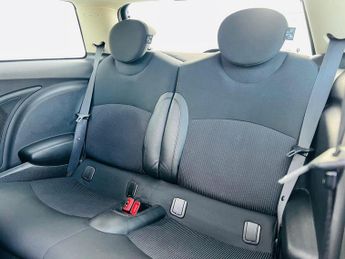 MINI HATCH 2.0 Cooper D Auto Euro 5 3dr