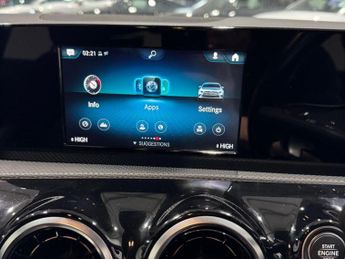 MERCEDES-BENZ A CLASS 1.3 A200 AMG Line 7G-DCT Euro 6 (s/s) 4dr