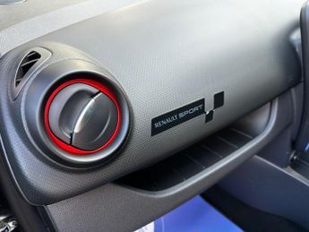 RENAULT CLIO 1.6 Renaultsport Nav 220 Trophy Auto