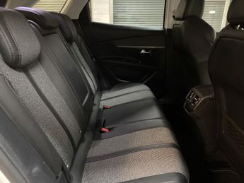 PEUGEOT 3008 2.0 BlueHDi Allure