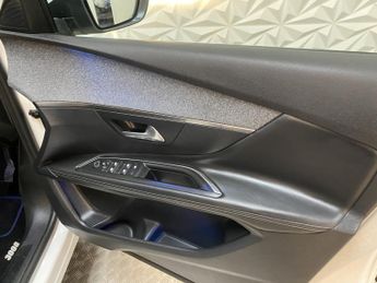 PEUGEOT 3008 2.0 BlueHDi Allure