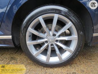 VOLKSWAGEN PASSAT 2.0 TDI BlueMotion Tech R-Line Full Dealer History