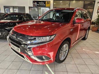 MITSUBISHI OUTLANDER 2.4 h TwinMotor 13.8kWh Juro