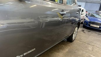 NISSAN LEAF 24kWh Visia Electric Automatic Grey 5dr LOW TAX+SATNAV+DAB