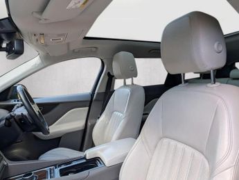 JAGUAR F-PACE 2.0 D180 Portfolio Auto AWD Euro 6 (s/s) 5dr