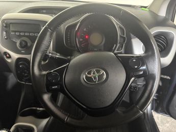 TOYOTA AYGO 1.0 VVT-i x-play Euro 6 3dr