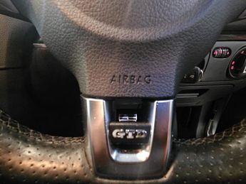 VOLKSWAGEN GOLF 2.0 TDI GTD