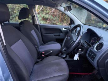 FORD FUSION 1.4 Style Climate Durashift EST 5dr