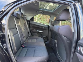 HONDA CIVIC 1.8 i-VTEC ES 5dr