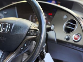 HONDA CIVIC 1.8 i-VTEC ES 5dr