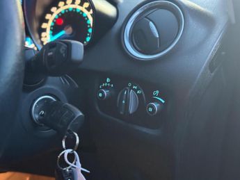 FORD FIESTA 1.6 Zetec Powershift Euro 5 5dr