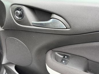 VAUXHALL ADAM 1.4 16v JAM Euro 5 3dr