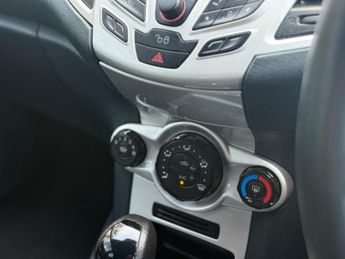 FORD FIESTA 1.4 Zetec 5dr