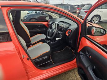 TOYOTA AYGO 1.0 VVT-i x-cite