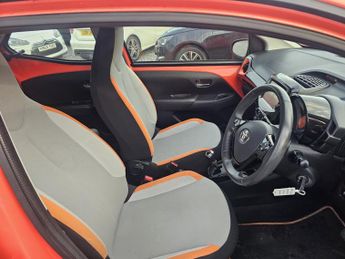 TOYOTA AYGO 1.0 VVT-i x-cite