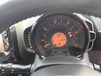 TOYOTA AYGO 1.0 VVT-i x-cite