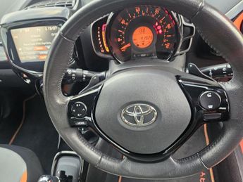 TOYOTA AYGO 1.0 VVT-i x-cite