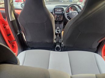 TOYOTA AYGO 1.0 VVT-i x-cite