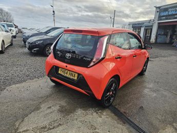 TOYOTA AYGO 1.0 VVT-i x-cite