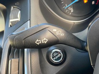 FORD FOCUS 1.6 Titanium Navigator Powershift Euro 5 5dr