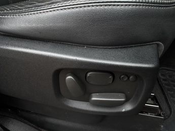 LAND ROVER DISCOVERY 4 3.0 SD V6 HSE Luxury