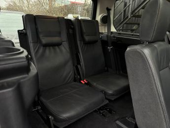 LAND ROVER DISCOVERY 4 3.0 SD V6 HSE Luxury